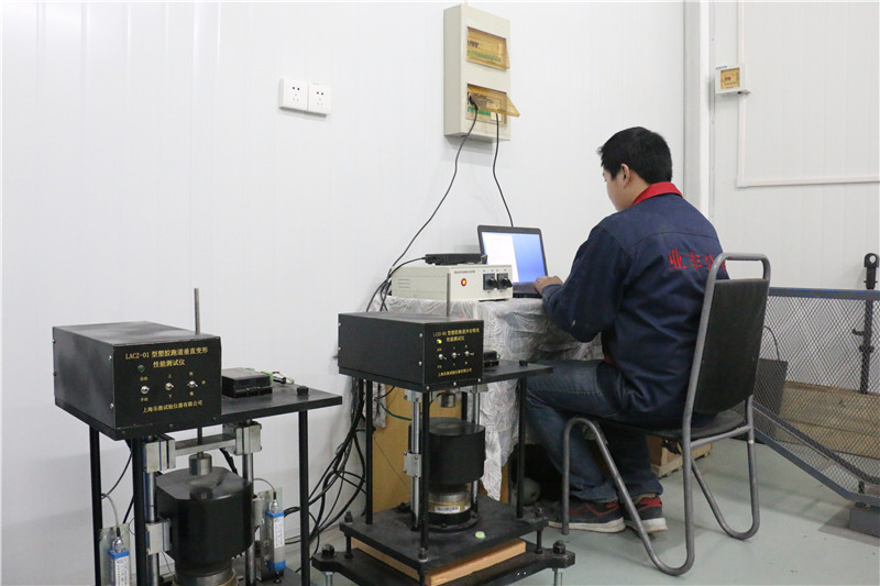 塑膠跑道垂直變形、沖擊吸收檢測(cè)